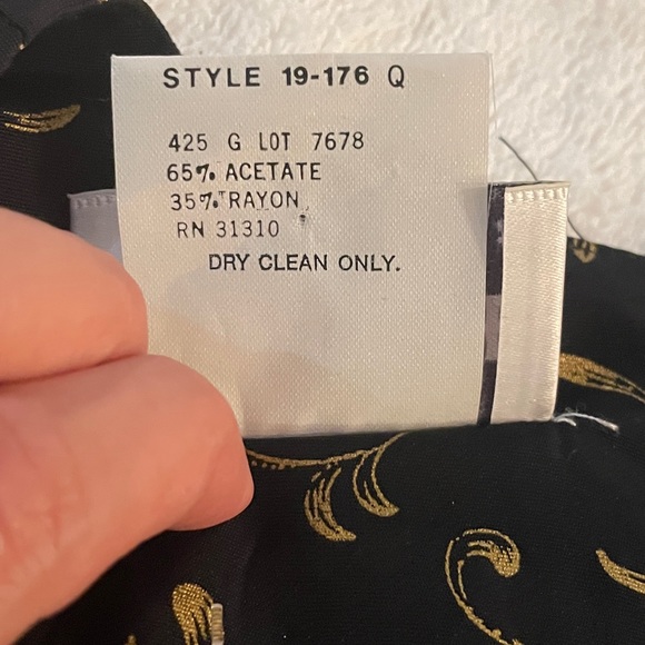 NWT Vintage 80’s Black Gold Vine Print Long Sleeve Jumpsuit by Paquette Too! - Picture 10 of 11